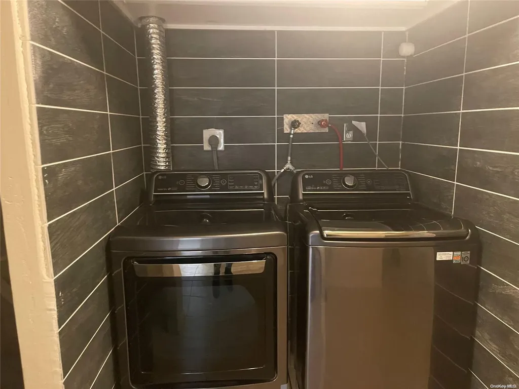 21 E Walnut Street Central Islip NY 11722