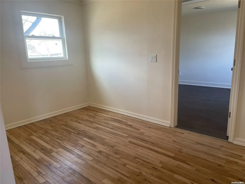 21 E Walnut Street Central Islip NY 11722