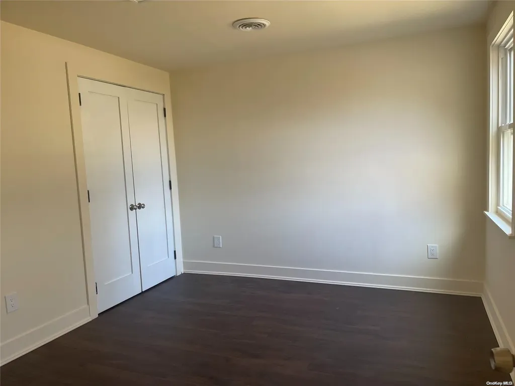 21 E Walnut Street Central Islip NY 11722