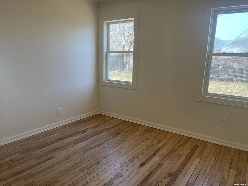 21 E Walnut Street Central Islip NY 11722