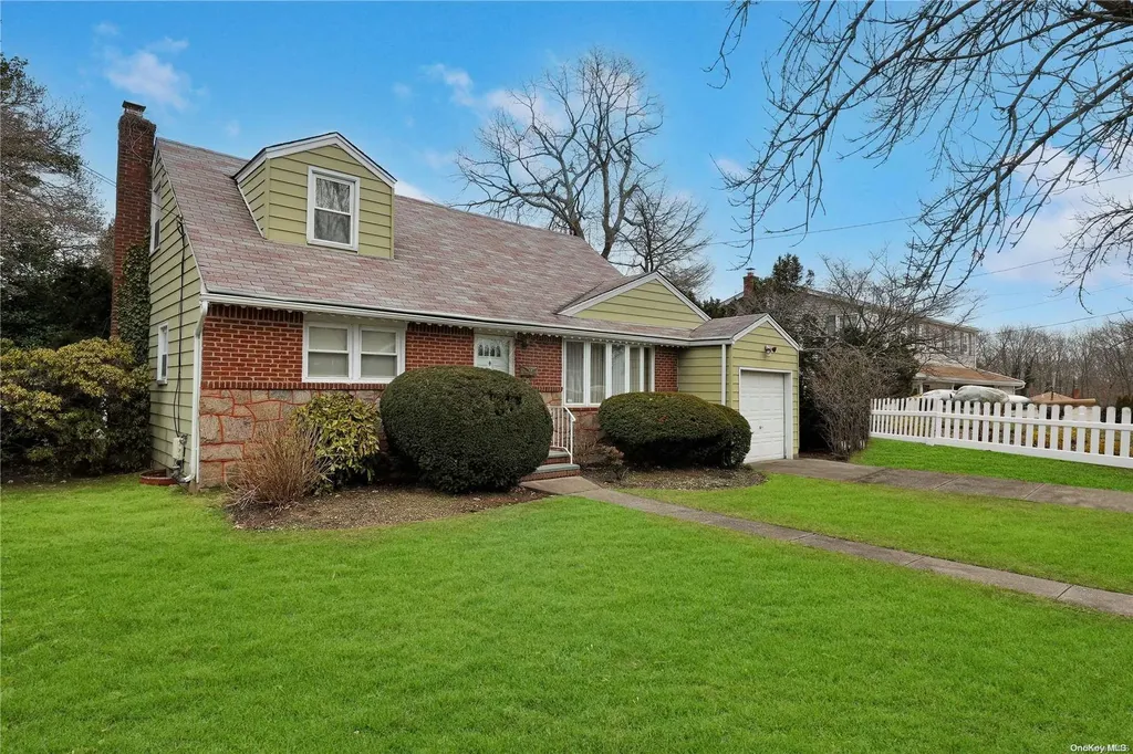 9 Harvard Place Farmingdale NY 11735