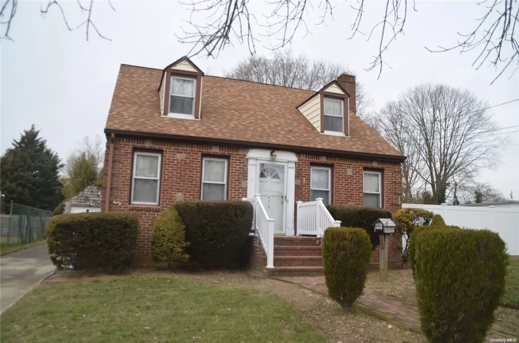 474 Ray Street Freeport NY 11520