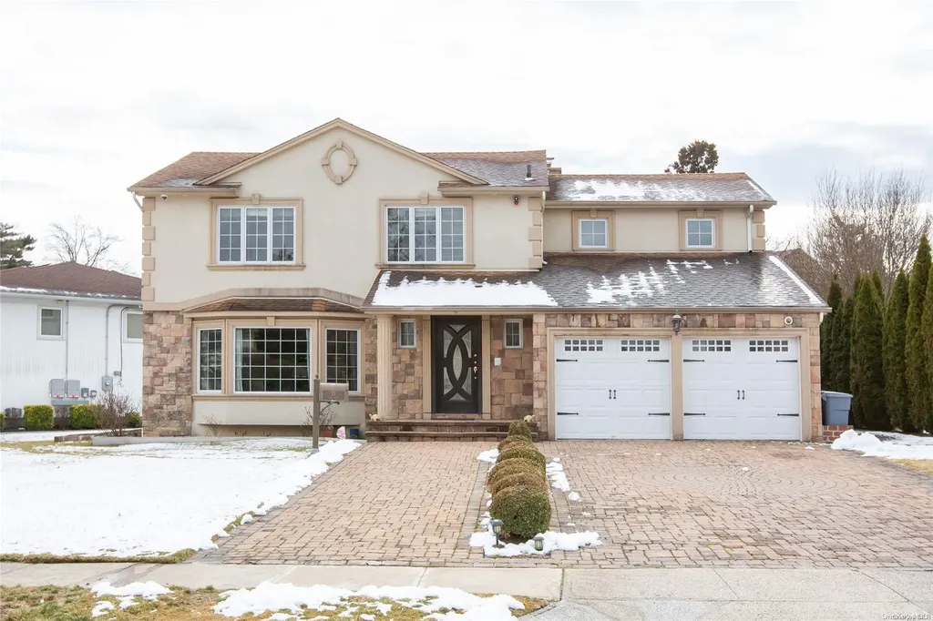35 Flag Lane New Hyde Park NY 11040