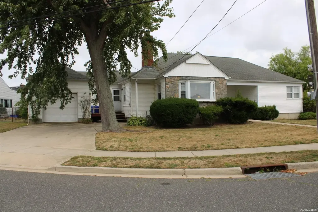 501 Roosevelt Avenue Freeport NY 11520