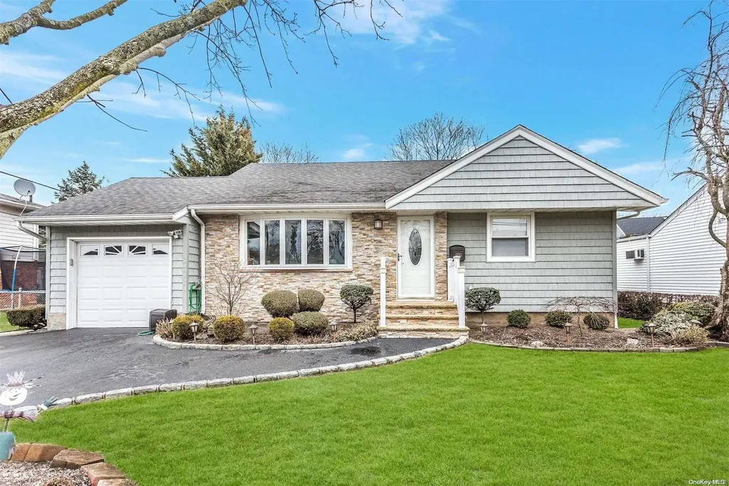 1793 Hannington Avenue Wantagh NY 11793
