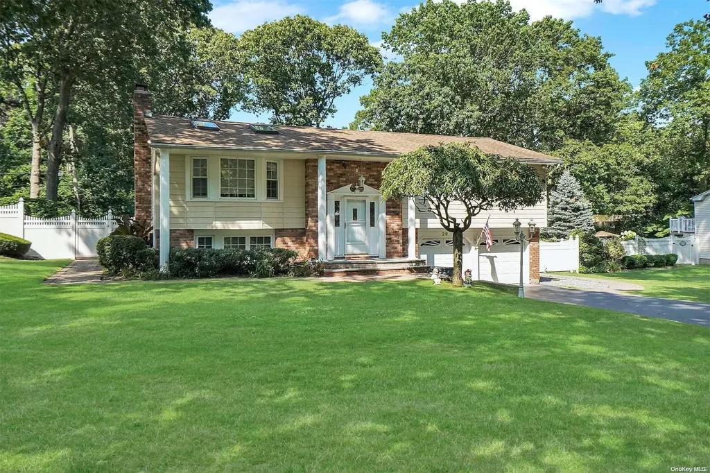 29 Chassyl Road Commack NY 11725