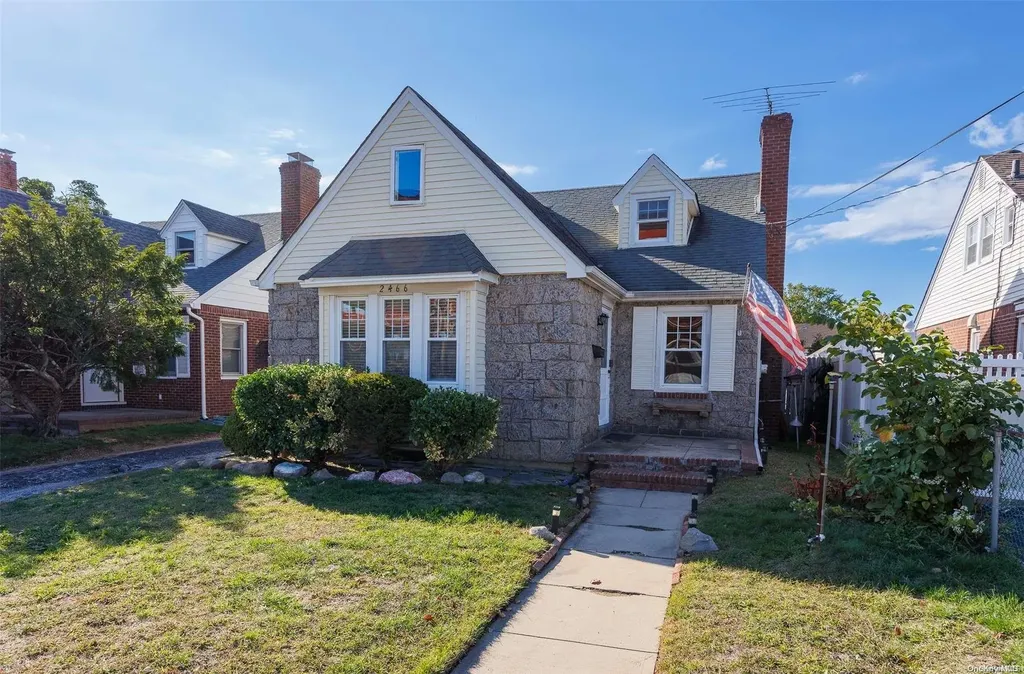 2466 Oceanside Road Oceanside NY 11572