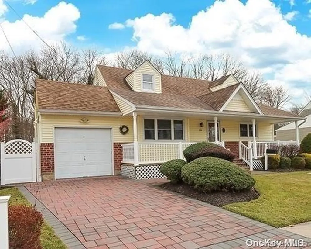59 Birchbrook Drive Smithtown NY 11787