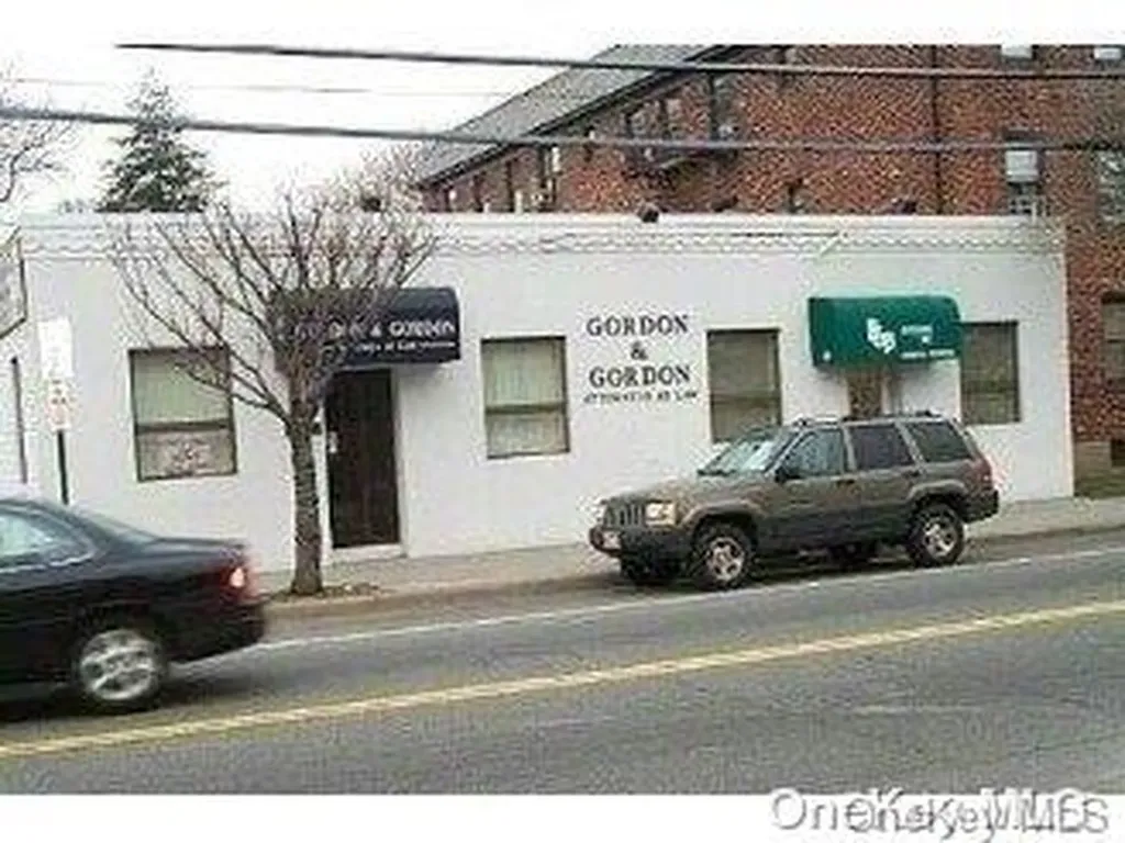 199 Willis Avenue Mineola NY 11501