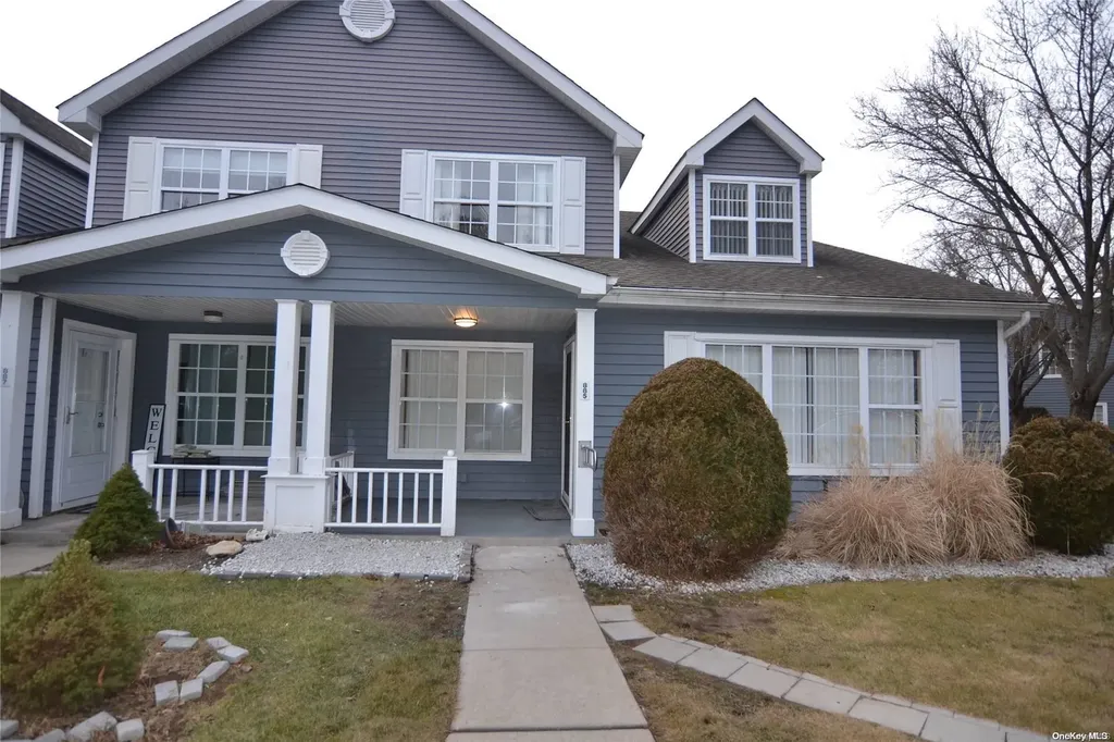 885 Spring Lake Drive Middle Island NY 11953