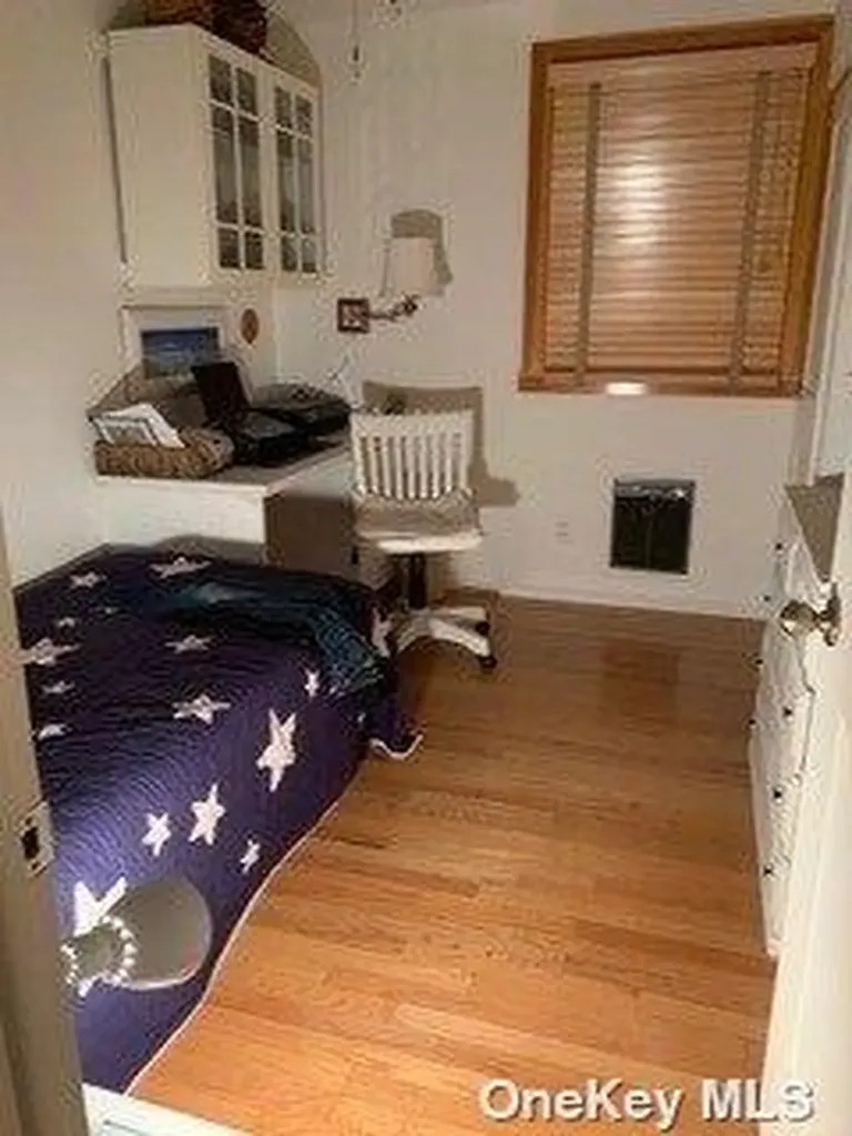 45 Evergreen Walk Seaview NY 11770