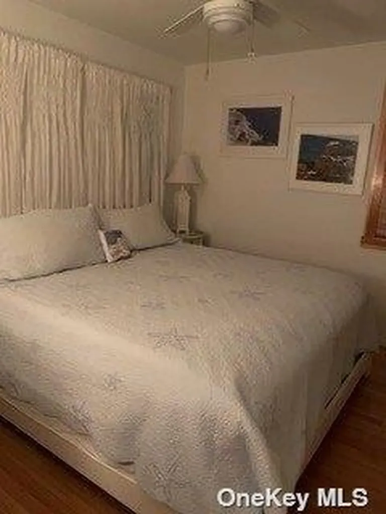 45 Evergreen Walk Seaview NY 11770