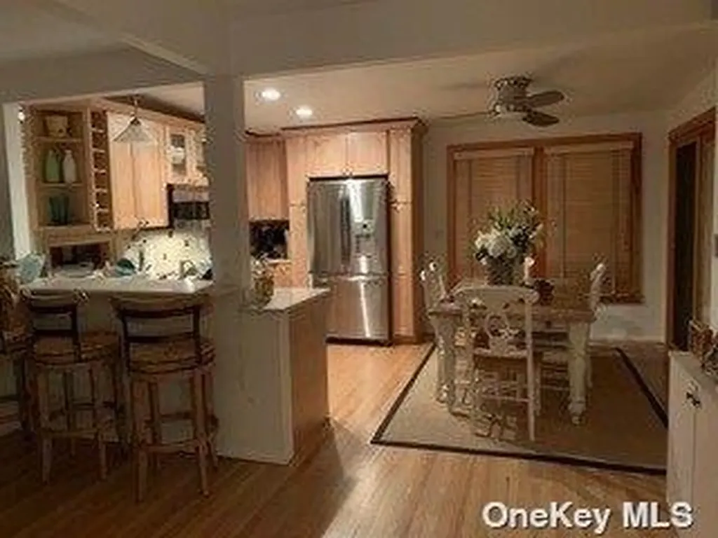 45 Evergreen Walk Seaview NY 11770