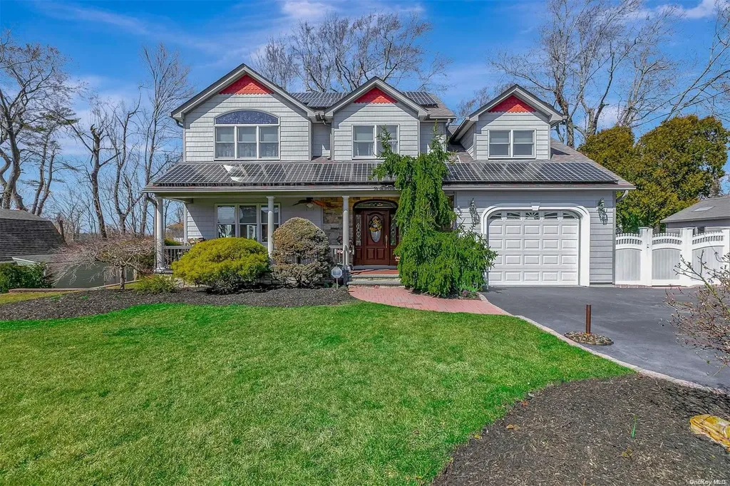 8 Warner Lane Ronkonkoma NY 11779