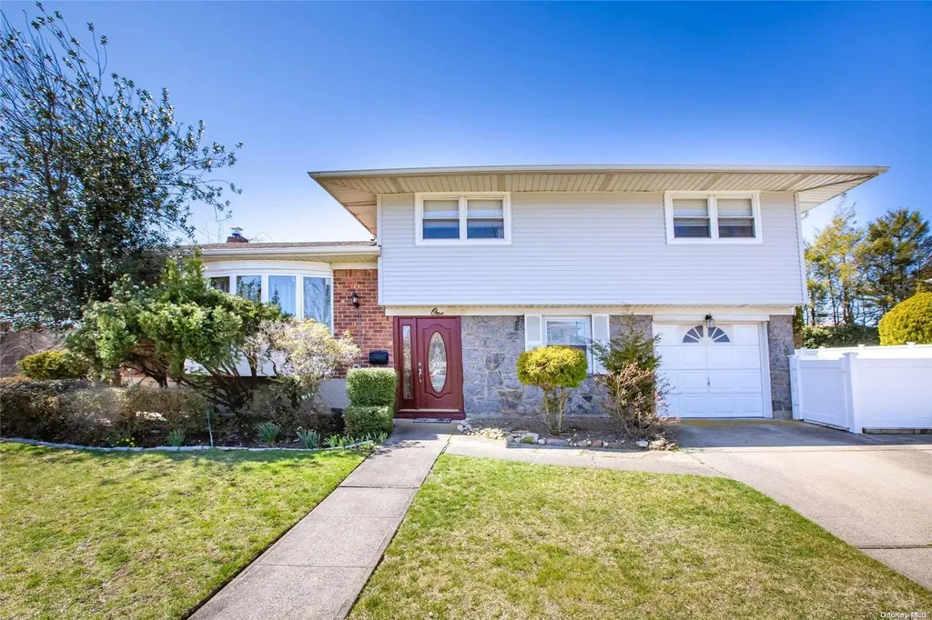 1 Roberta Lane Syosset NY 11791