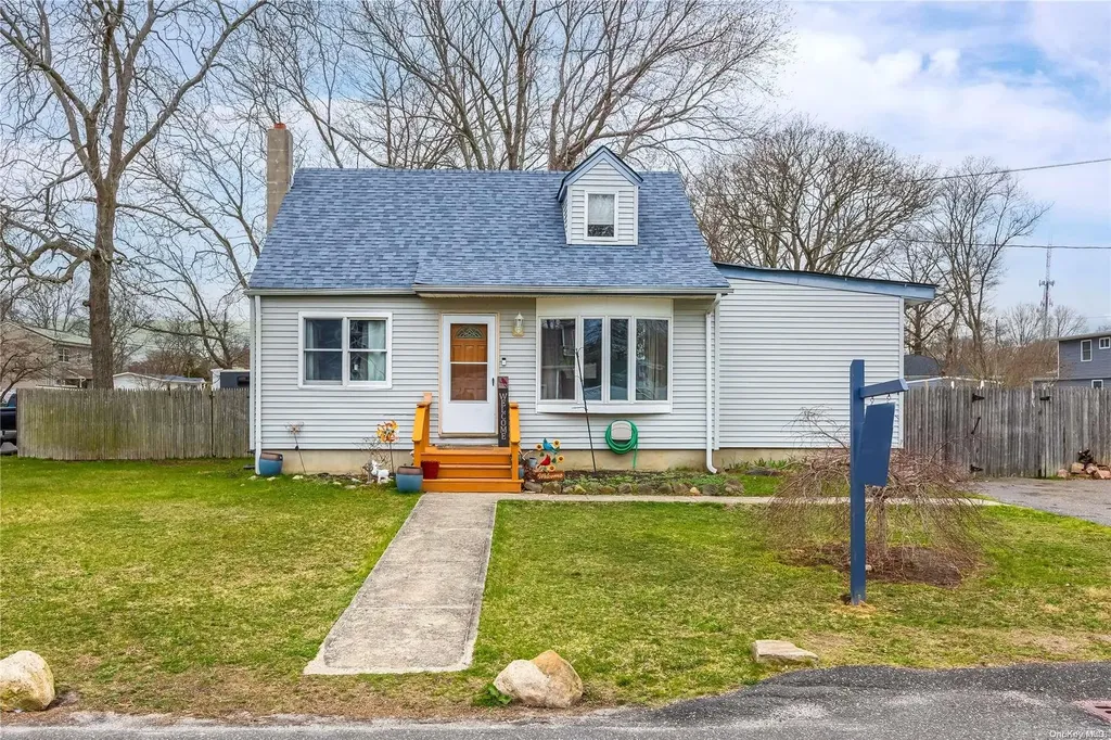 36 Cypress Lane Shirley NY 11967