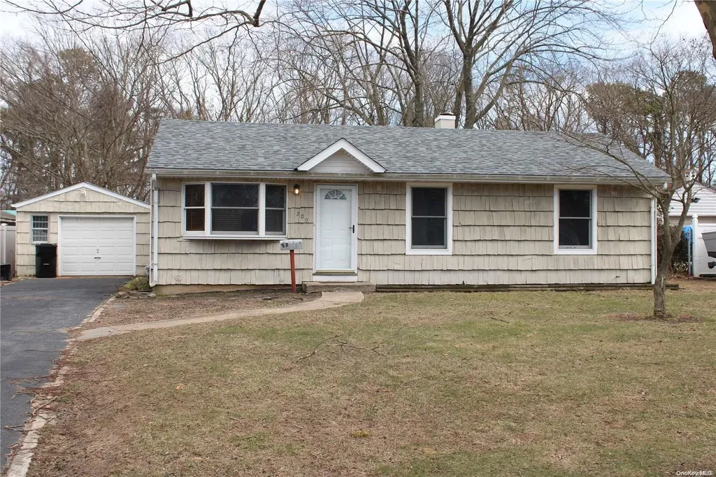 209 Norma Avenue West Islip NY 11795