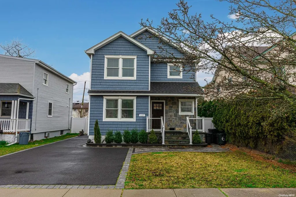 127 Lido Parkway Lindenhurst NY 11757