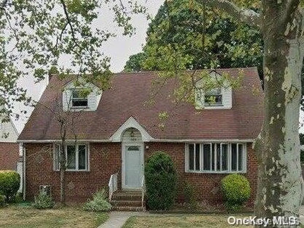 108 Danzig Place Valley Stream NY 11580