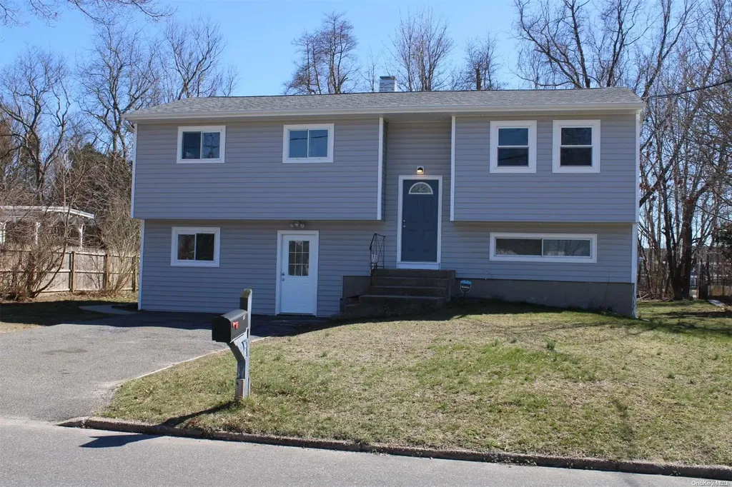 14 Durst Drive Selden NY 11784