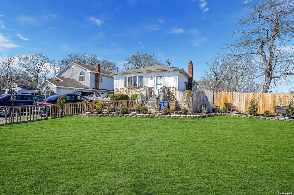111 Argyle Drive Shirley NY 11967