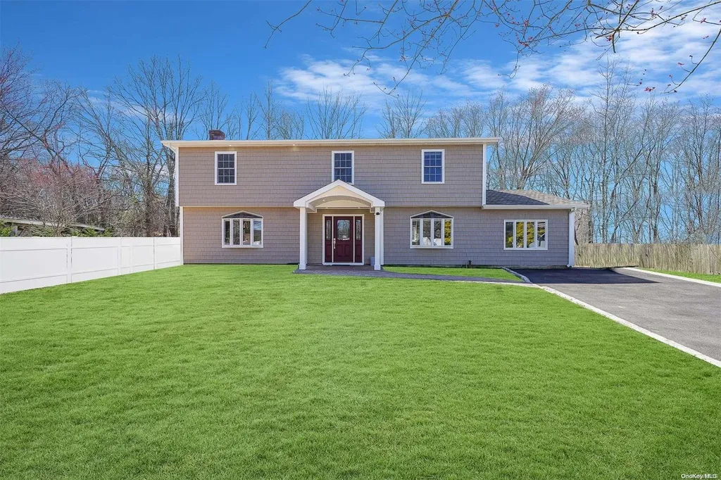32 Hemlock Lane Smithtown NY 11787
