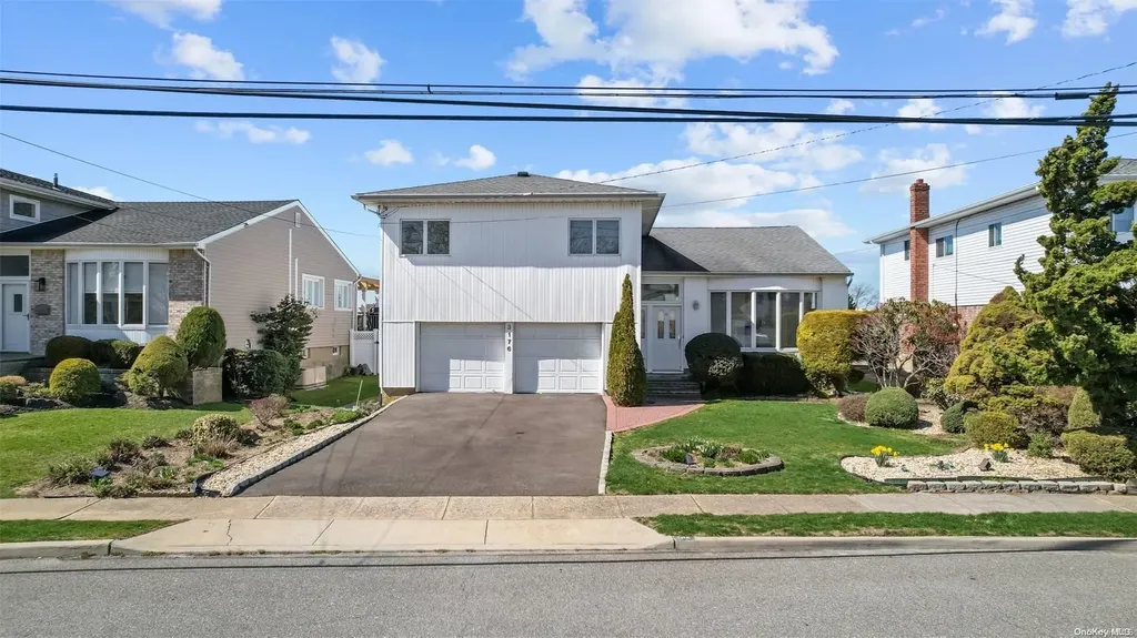 3176 Ann Street Baldwin NY 11510