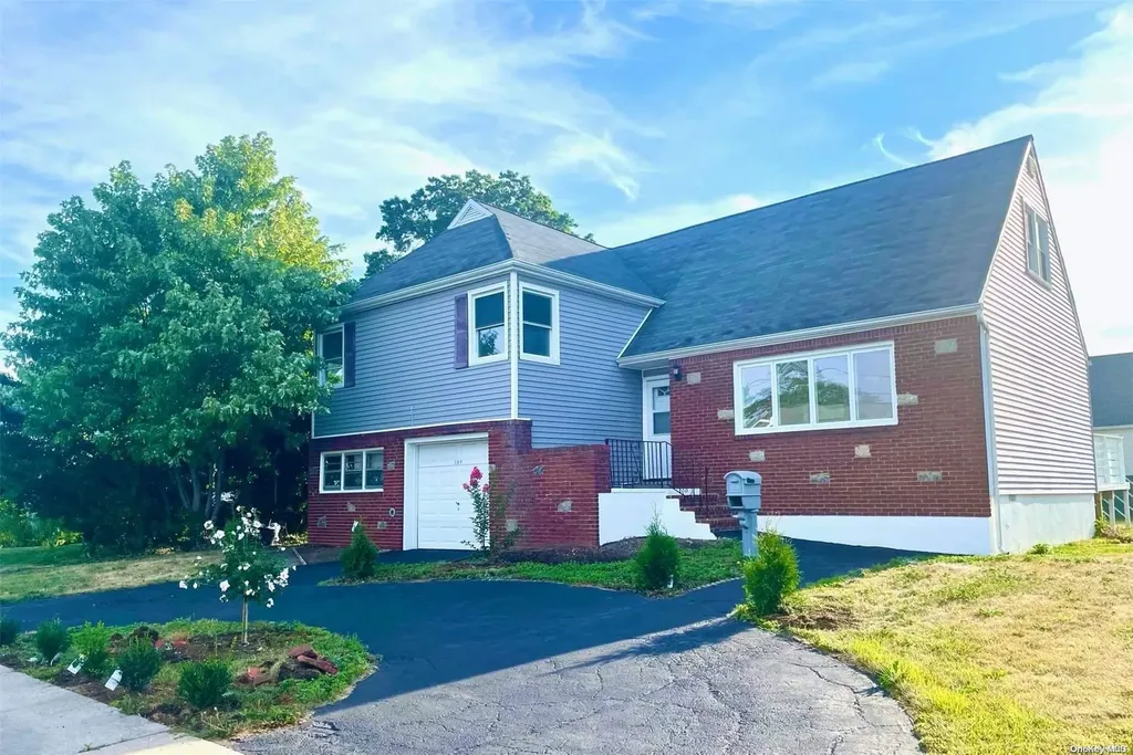 189 Branch Avenue Freeport NY 11520