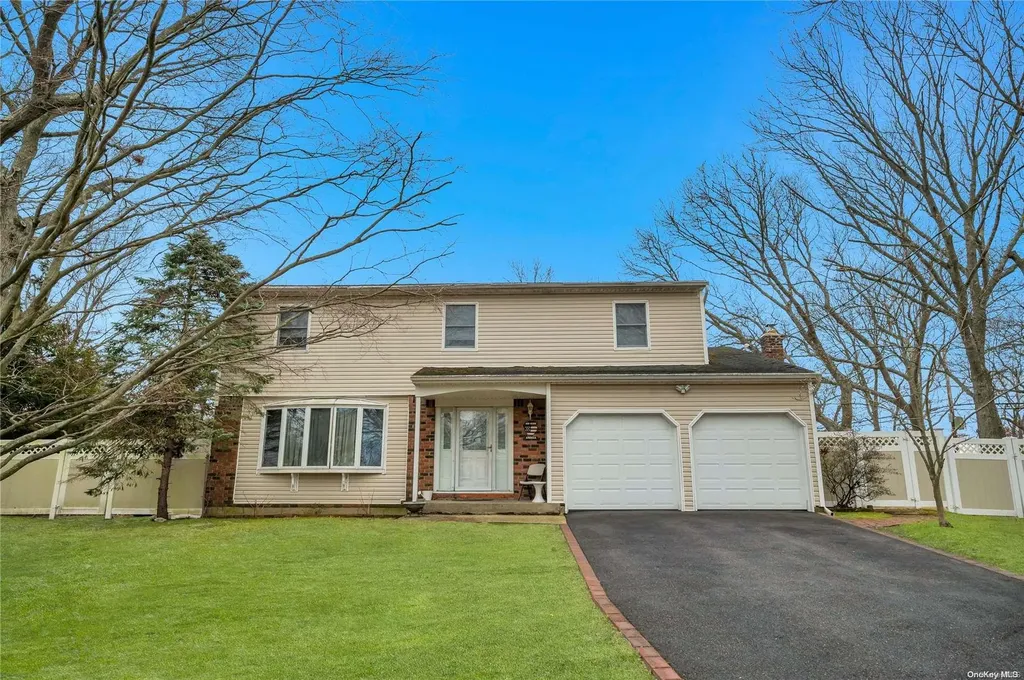 30 Chatham Woods Drive Centereach NY 11720