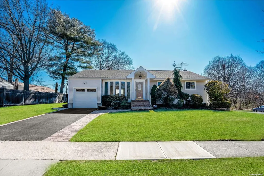 14 Cindy Drive Old Bethpage NY 11804
