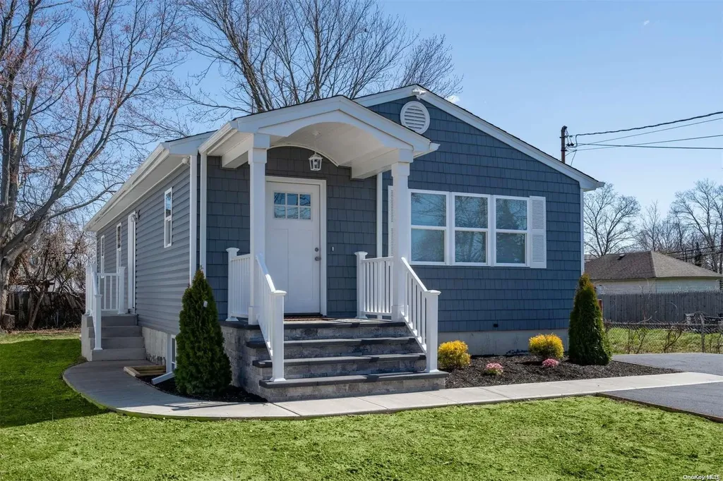 35 Center Avenue Bay Shore NY 11706