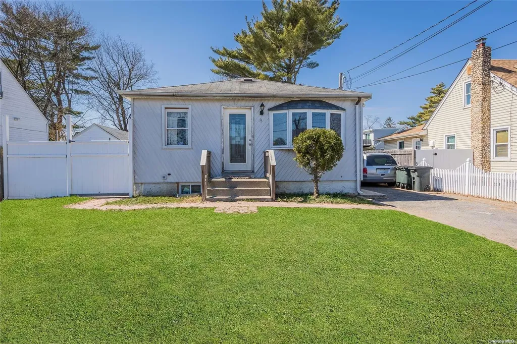 8 Monroe Avenue Brentwood NY 11717
