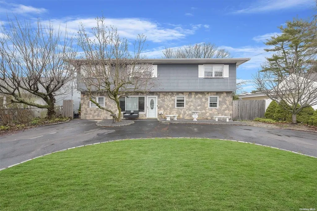 4 Vernon Street Plainview NY 11803