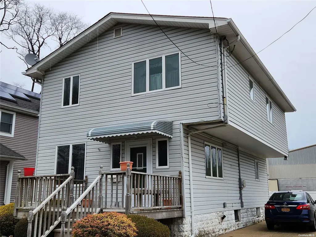 647 Jennings Avenue West Hempstead NY 11552