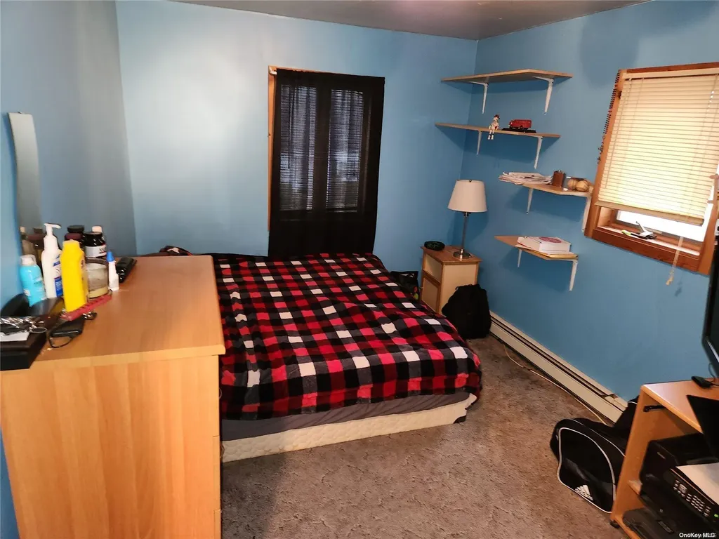 647 Jennings Avenue West Hempstead NY 11552