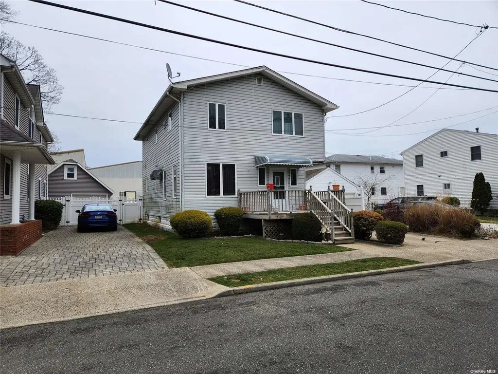 647 Jennings Avenue West Hempstead NY 11552
