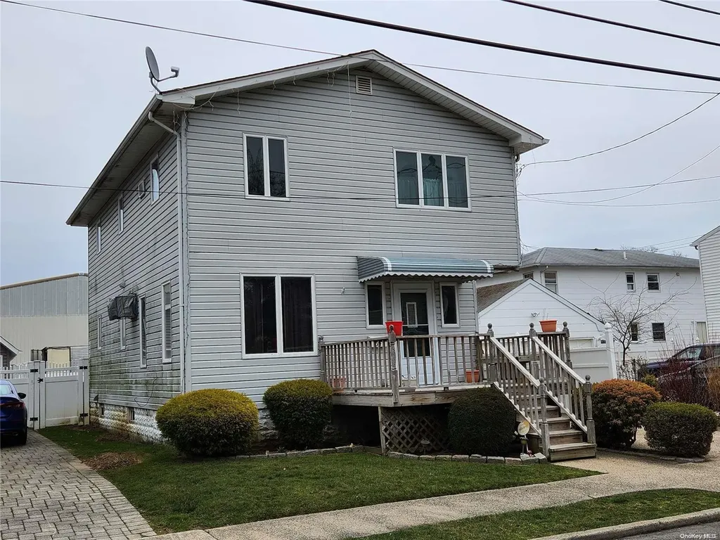 647 Jennings Avenue West Hempstead NY 11552
