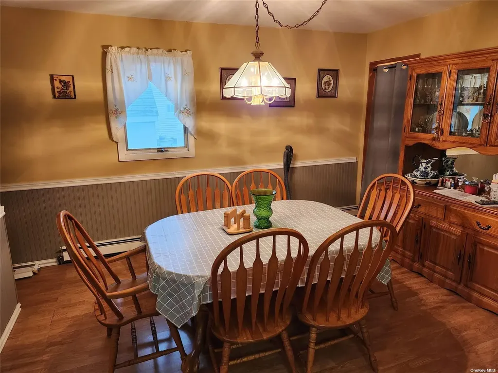 647 Jennings Avenue West Hempstead NY 11552