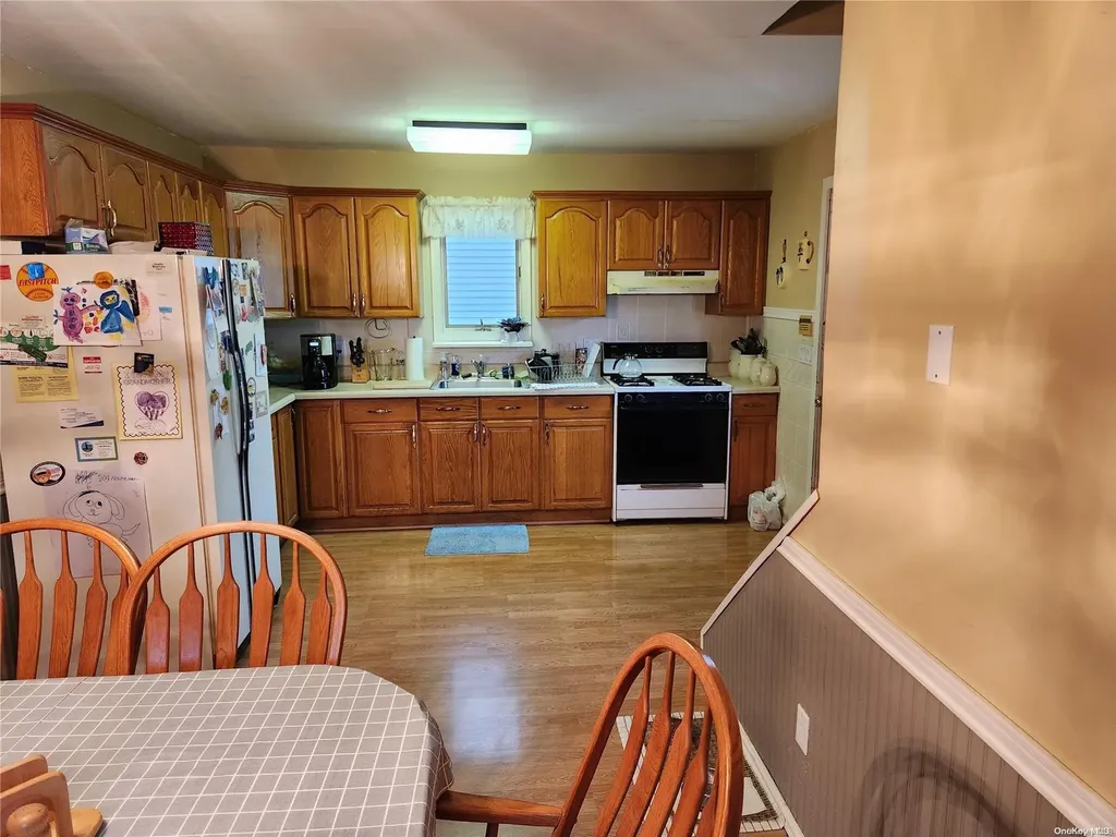 647 Jennings Avenue West Hempstead NY 11552
