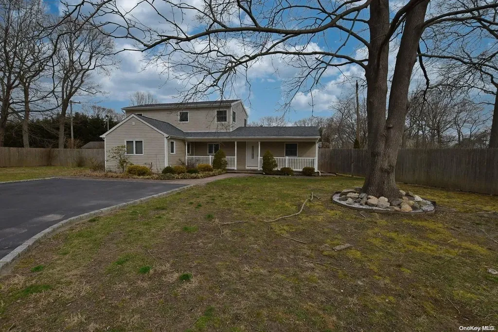 115 Patchogue Avenue Mastic NY 11950