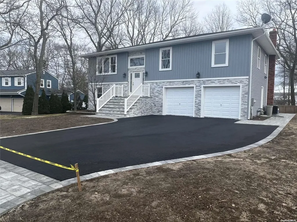 4 Hermart Lane Ronkonkoma NY 11779