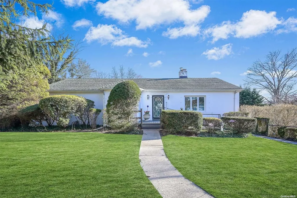 9 White Pine Lane Northport NY 11768