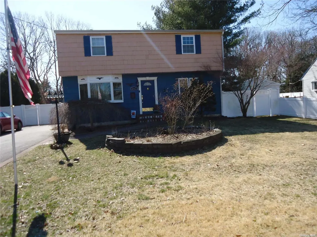 197 Mark Tree Road Centereach NY 11720