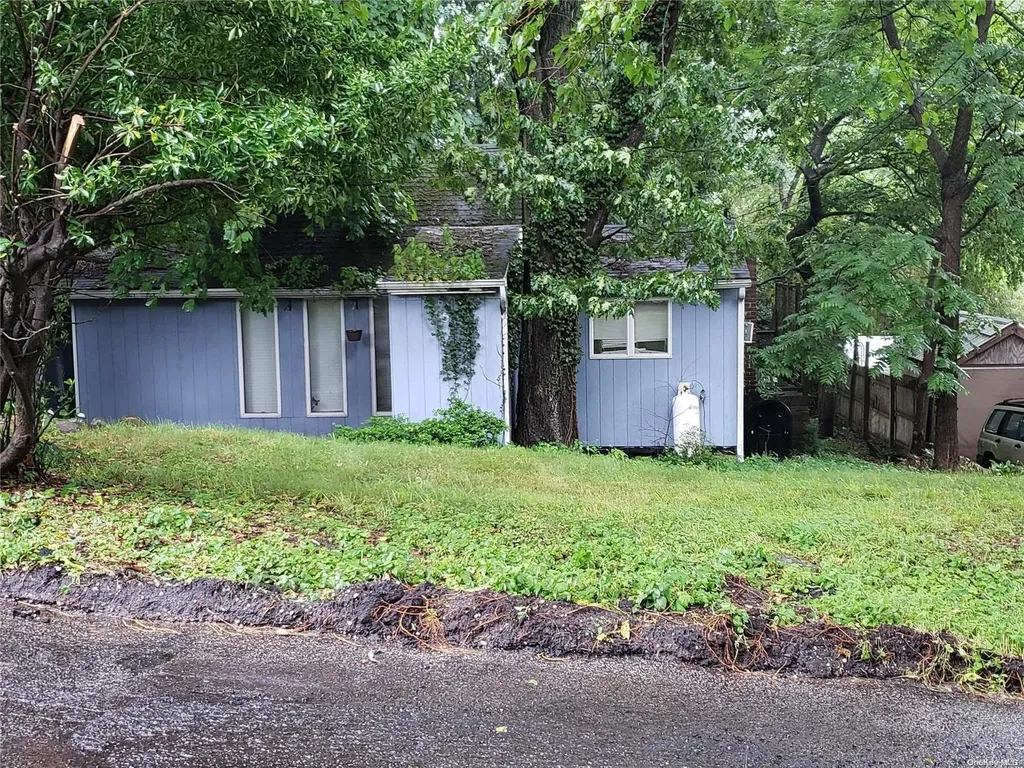 5 Brookhaven Drive Sound Beach NY 11789