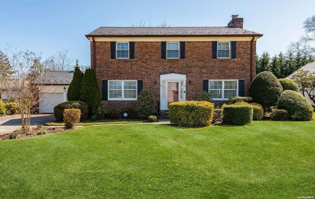 38 Bartlett Drive Manhasset NY 11030