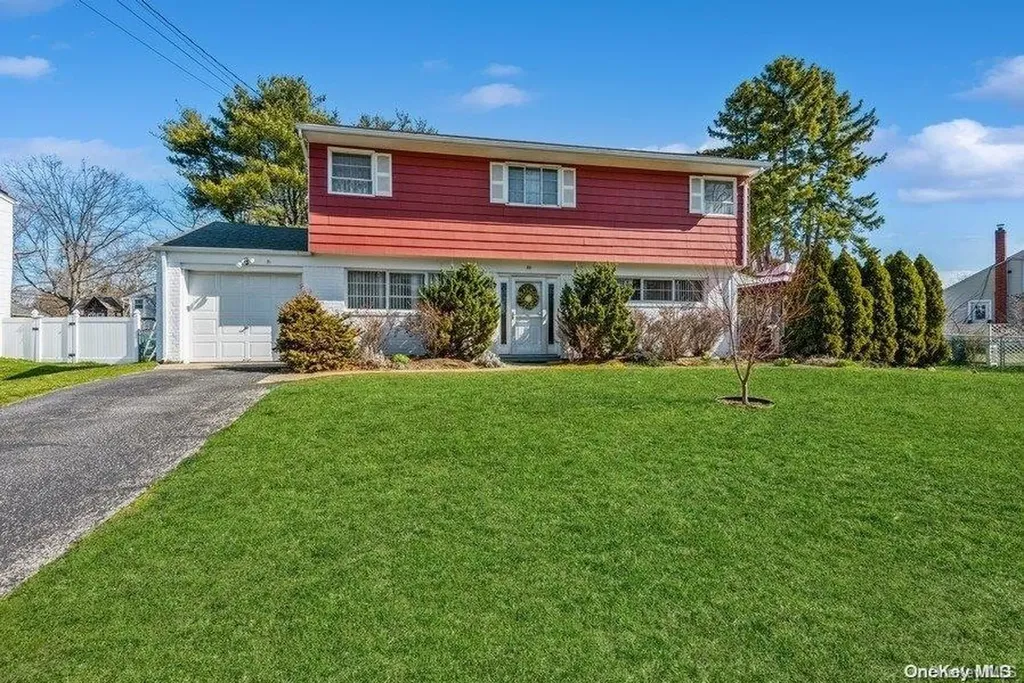 30 Hedgerow Lane Commack NY 11725