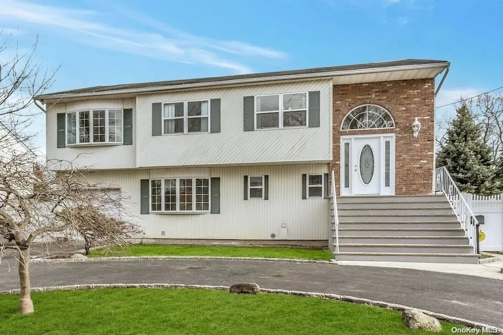 1429 7th Street West Babylon NY 11704