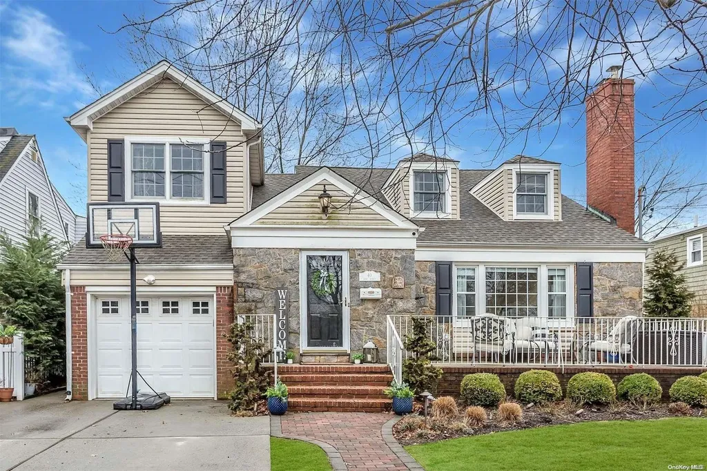40 Rowe Avenue Lynbrook NY 11563