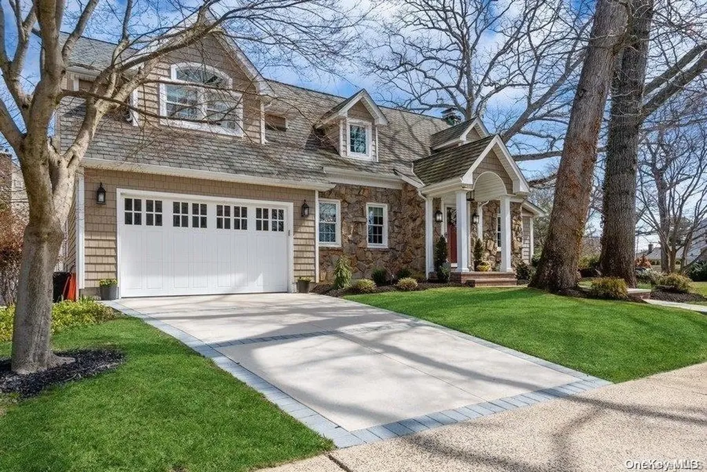 260 Hewlett Avenue Merrick NY 11566