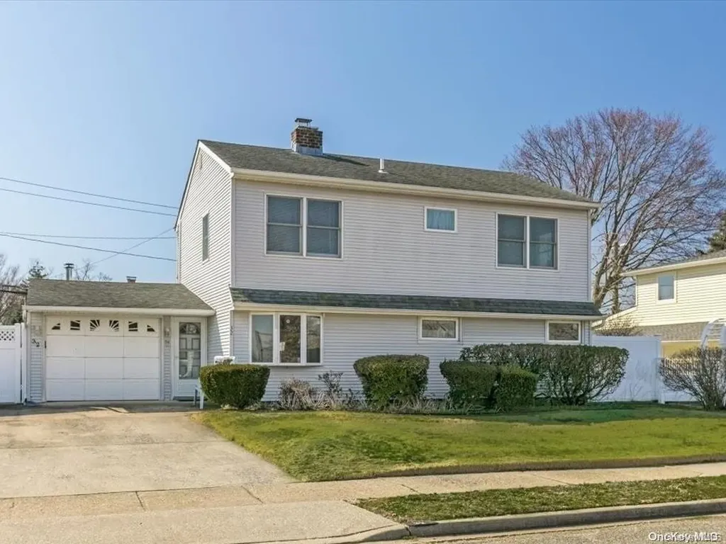 32 Polaris Drive Levittown NY 11756